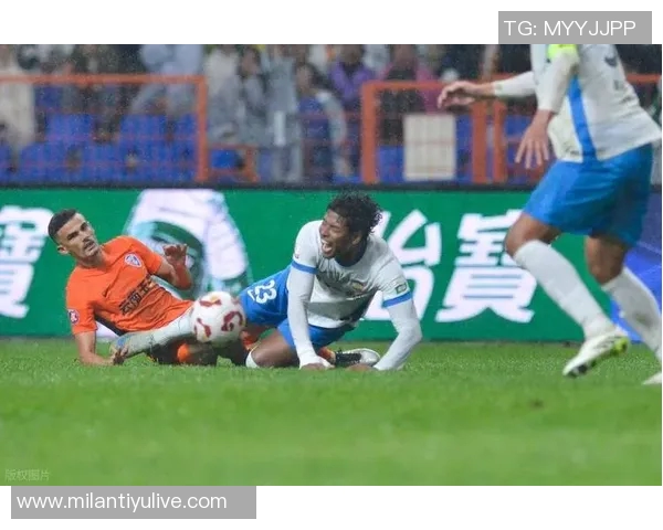 阿齐兹精彩进球助西海岸领先英博1-0打破僵局 阿齐兹精彩进球助西海岸领先英博1-0打破僵局