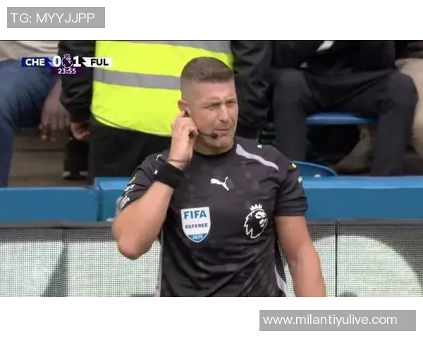 前裁判质疑马林犯规判罚过于严厉认为身体接触不足以判罚点球