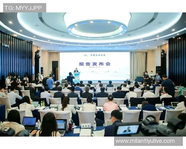 希顿完成牛津大学高管课程并获得多项足球教练执照的成长之路