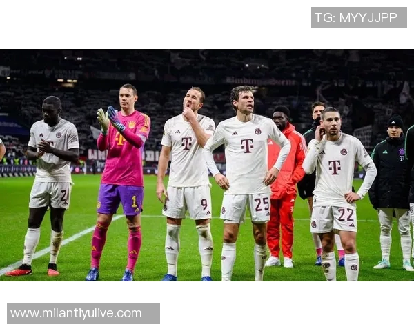 穆勒回归拜仁主场观看比赛坐赫内斯专属座位引发球迷热议