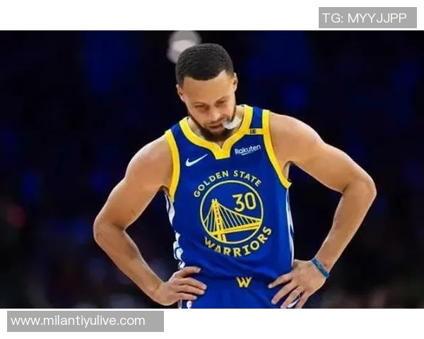 库里赛前得知巴特勒缺阵迅速调整战术直接启用理查德应对挑战