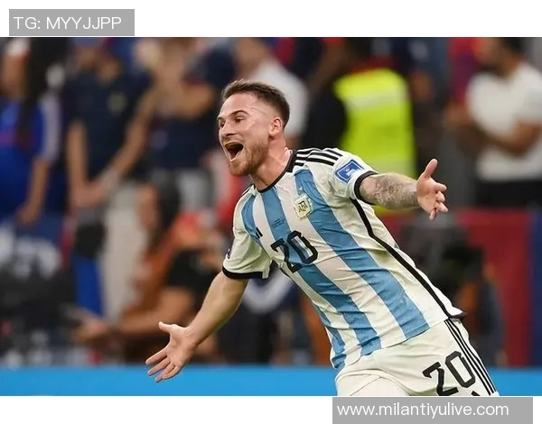 麦卡利斯特发声激励球队共同面对挑战携手走出艰难时刻